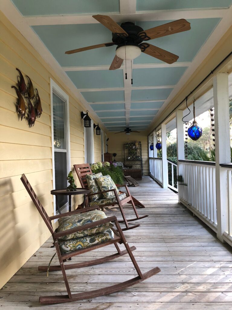17 Fall Porch Decor Ideas That Welcome Autumn Beautifully pexels cruz in portugal 20769018