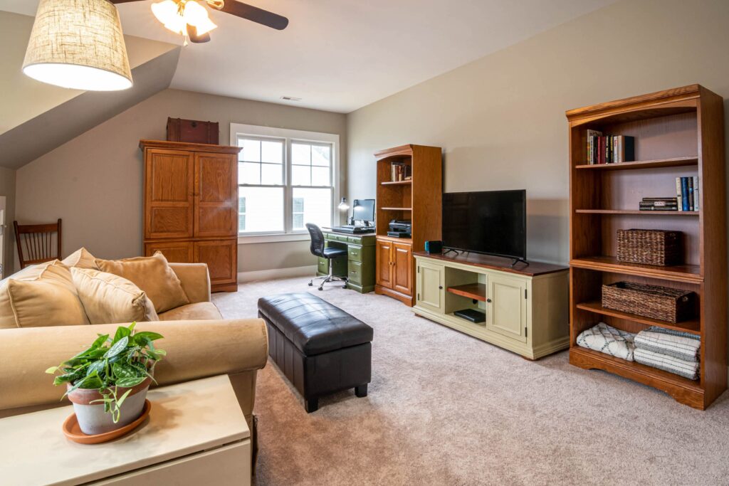 How to Arrange a Studio Apartment: 13 Smart Ideas pexels curtis adams 1694007 4044813