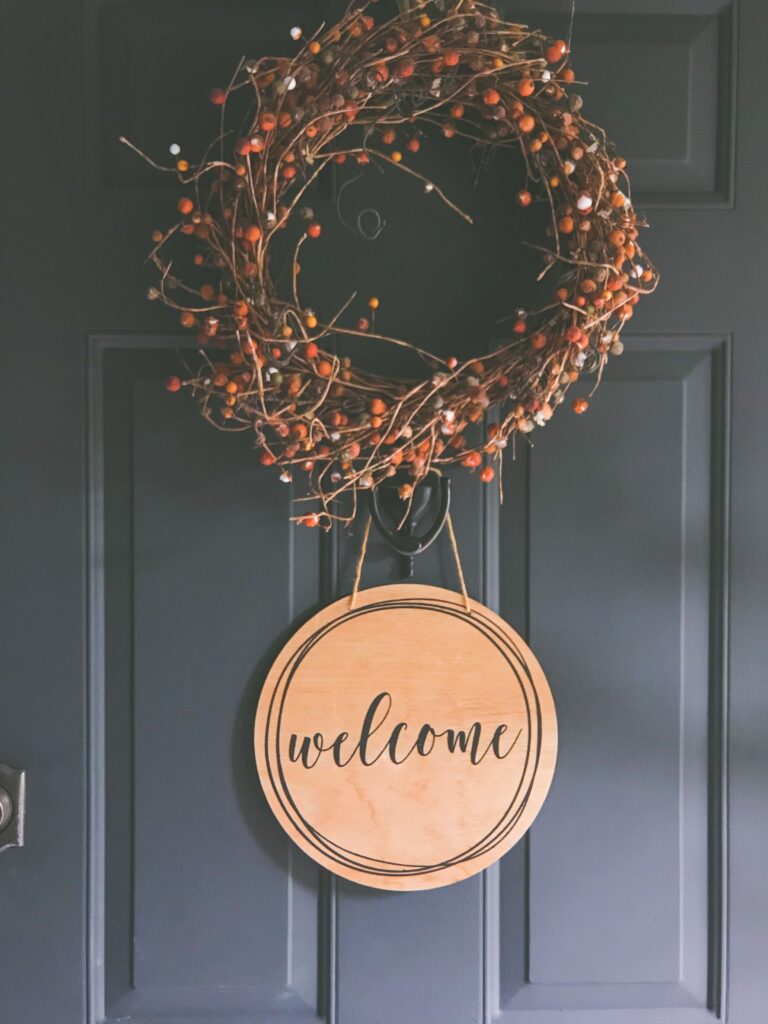 17 Fall Porch Decor Ideas That Welcome Autumn Beautifully pexels thepaintedsquare 5569861