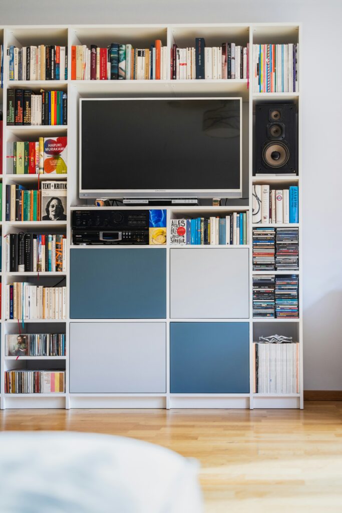 19 TV Wall Ideas That Blend Beautifully Into Your Living Room pickawood qrjxqz1xhzi unsplash
